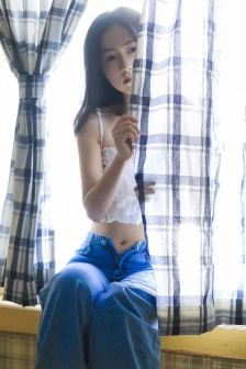 喜爱夜蒲大尺度吸乳视频